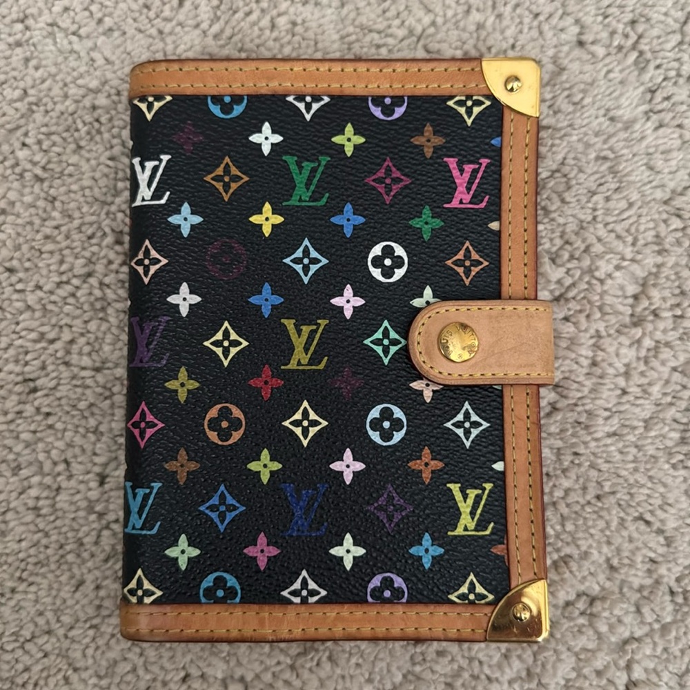 Louis Vuitton note book